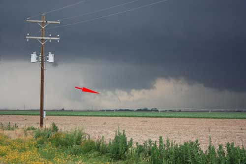 liten tornado på avstand