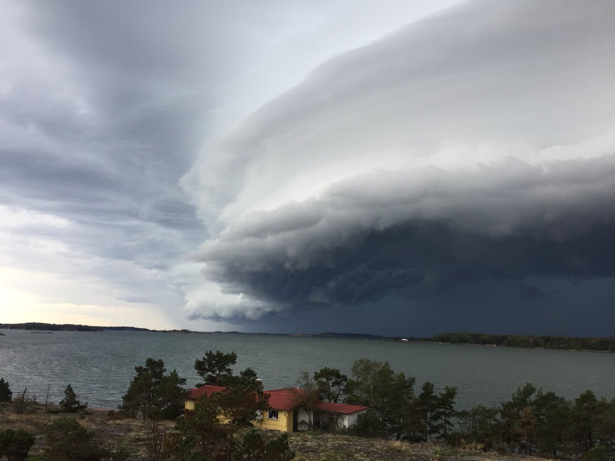 shelf cloud